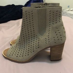 NWT TOMs Peep Toe Booties 7.5